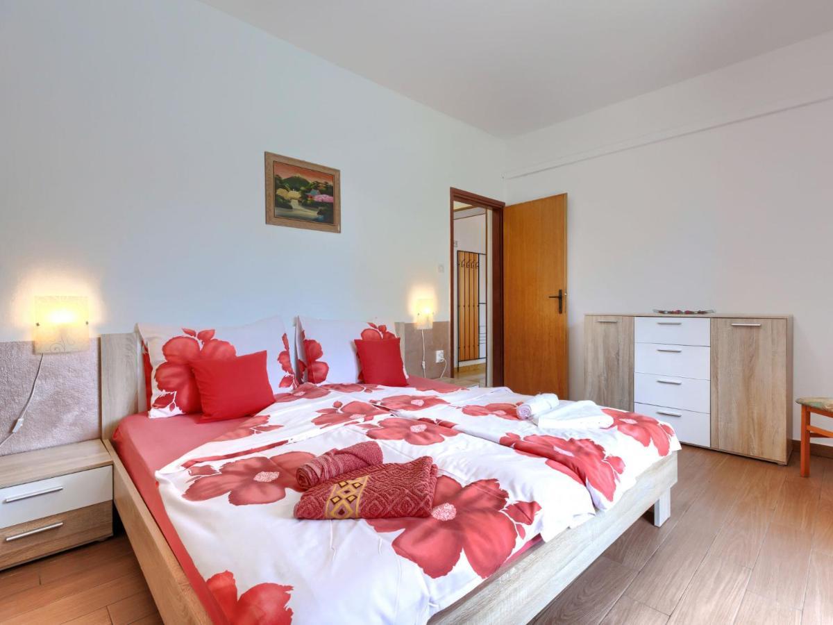 Apartment Elvi - Uma106 By Interhome *