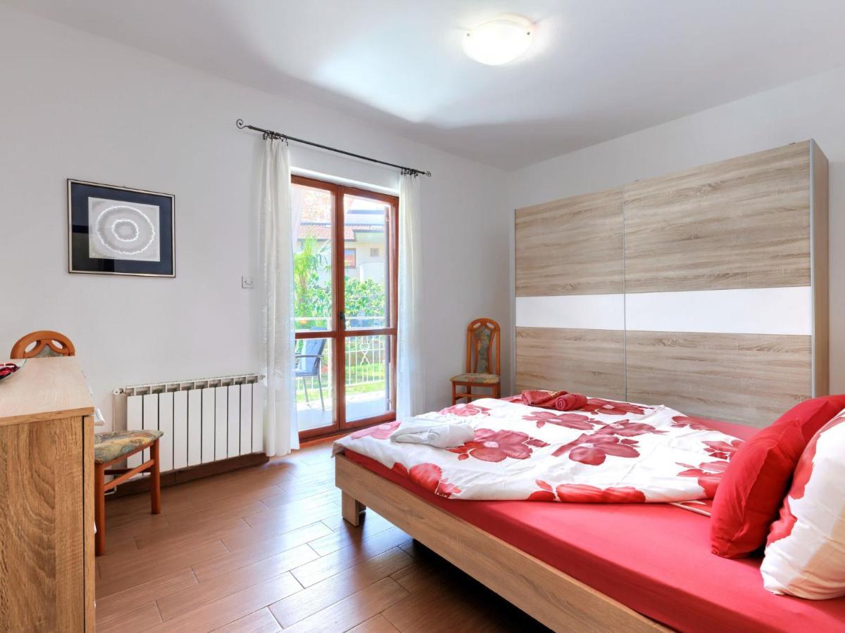 Elvi - Uma106 By Interhome